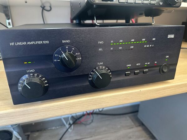 ACOM 1010 AMPLIFICATORE LINEARE STATO SOLIDO ULTIMO MODELLO OTTIMO CON DOPPIO IMBALLO
