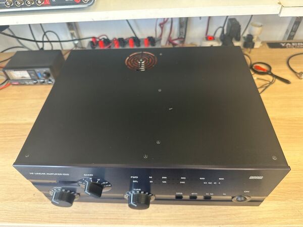 ACOM 1010 AMPLIFICATORE LINEARE STATO SOLIDO ULTIMO MODELLO OTTIMO CON DOPPIO IMBALLO