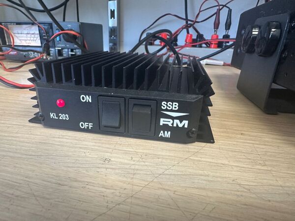 RM ITALY KL 203 LINEARE STATO SOLIDO DA 25 A  29,7  MHZ 100 WATT COME NUOVO CON IMBALLO