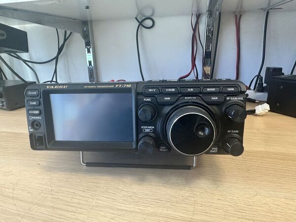 YAESU FT 710 AESS HF E 50 MHZ ALL MODE OTTIMO CON IMBALLO