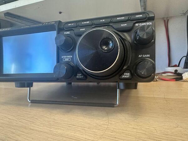 YAESU FT 710 AESS HF E 50 MHZ ALL MODE OTTIMO CON IMBALLO