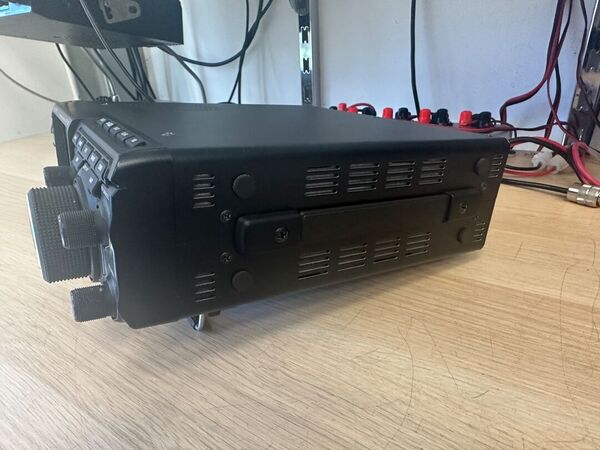 YAESU FT 710 AESS HF E 50 MHZ ALL MODE OTTIMO CON IMBALLO
