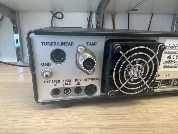 YAESU FT 710 AESS HF E 50 MHZ ALL MODE OTTIMO CON IMBALLO