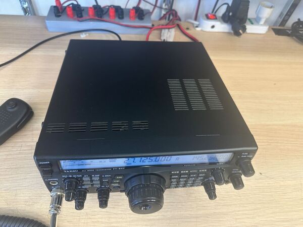 YAESU FT 847 QUADRIBANDA ALL MODE OTTIMO