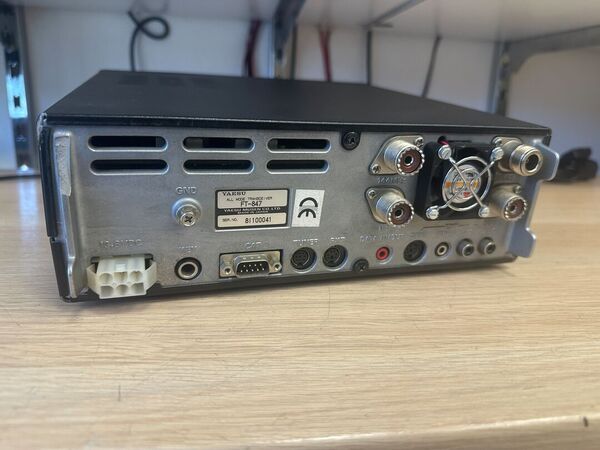 YAESU FT 847 QUADRIBANDA ALL MODE OTTIMO