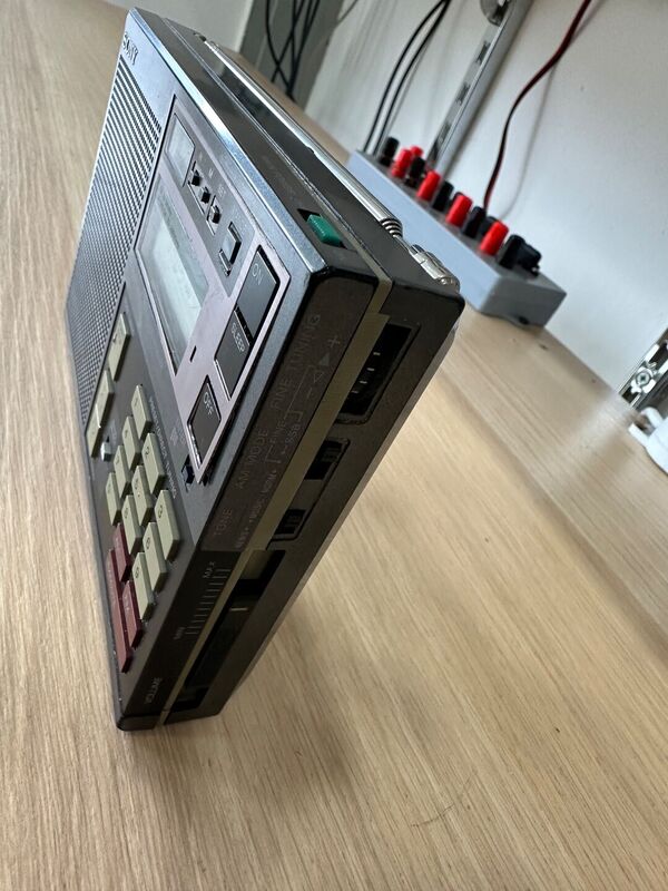 SONY ICF 7600 DS RICEVITORE 	0.153-30 / 76-108 MHz ALL MODE CON SSB OTTIMO