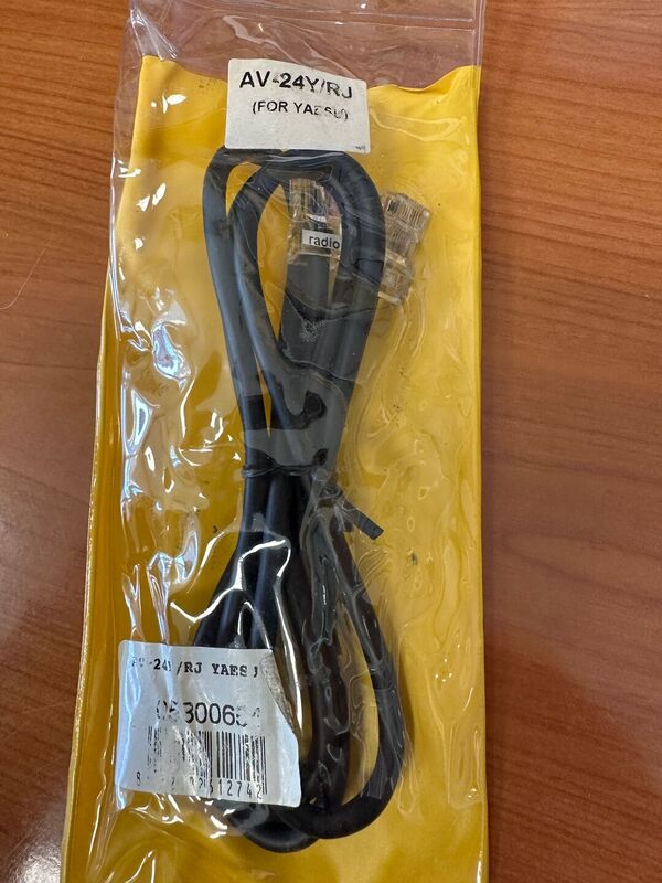 AV-24Y YAESU CAVETTO ADATTATORE PER MICROFONO AV-508 NUOVO