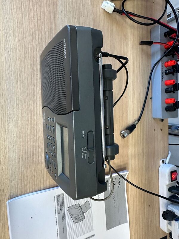 HITACHI WORLDSPACE KH.WS1 RICEVITORE FM STEREO, AM SW1 E SW2 DIGITALE OTTIMO
