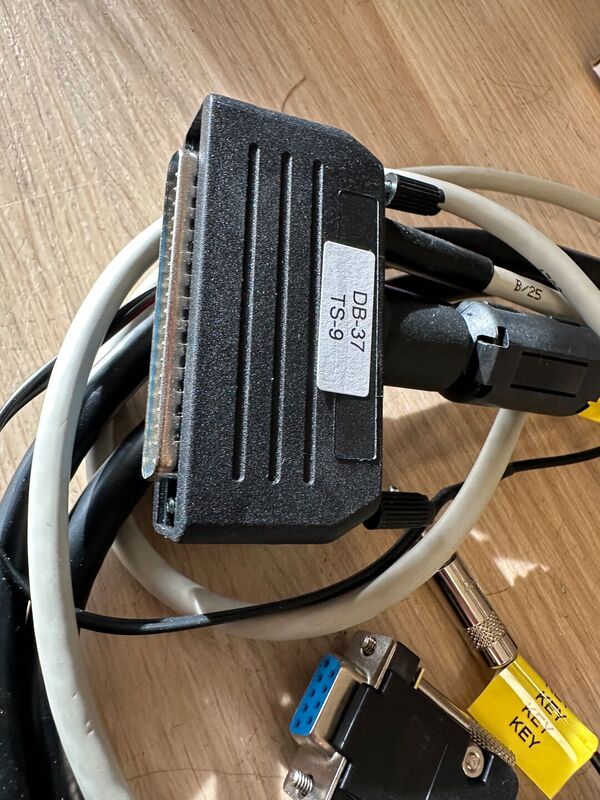 MICROHAM RADIO CABLE DB 37 TS 9 CAVO PER COLLEGAMENTO  KENWOOD TS  2000 E TS 590 E SIMILARI PER MICROHAM MICRO KEYER, COME NUOVO CON IMBALLO