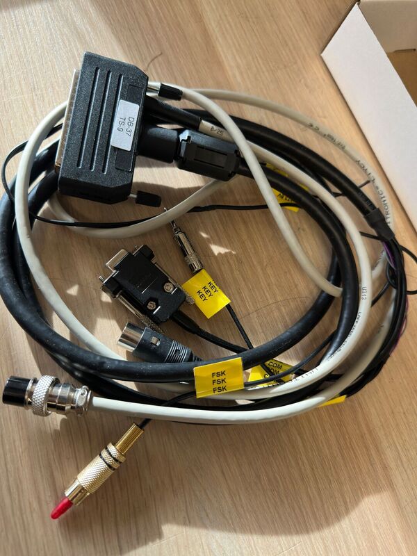 MICROHAM RADIO CABLE DB 37 TS 9 CAVO PER COLLEGAMENTO  KENWOOD TS  2000 E TS 590 E SIMILARI PER MICROHAM MICRO KEYER, COME NUOVO CON IMBALLO