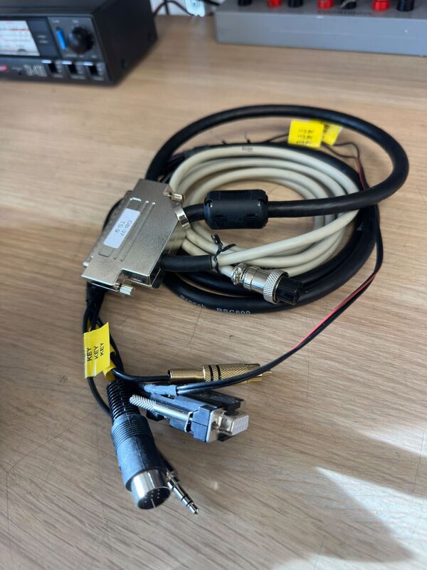 MICROHAM RADIO CABLE DB 37 TS 9 CAVO PER COLLEGAMENTO  KENWOOD TS  2000 E TS 590 E SIMILARI PER MICROHAM MICRO KEYER, COME NUOVO CON IMBALLO