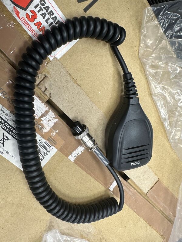 ICOM IC 7300 HF E 50 MHZ ALL MODE OTTIMO CON IMBALLO