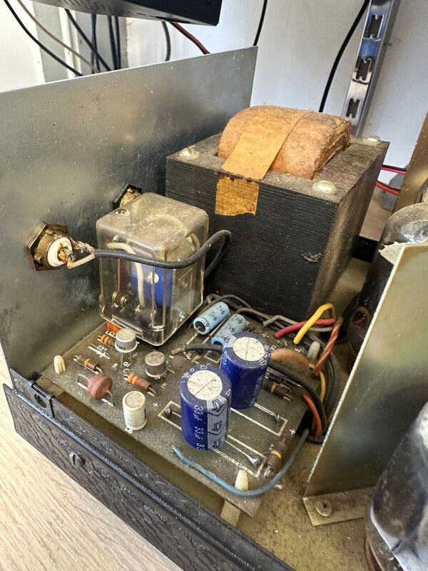 KRIS POWER PUMP LINEARE C  27 -28 MHZ VALVOLARE ALIMENTZIONE A 220 V