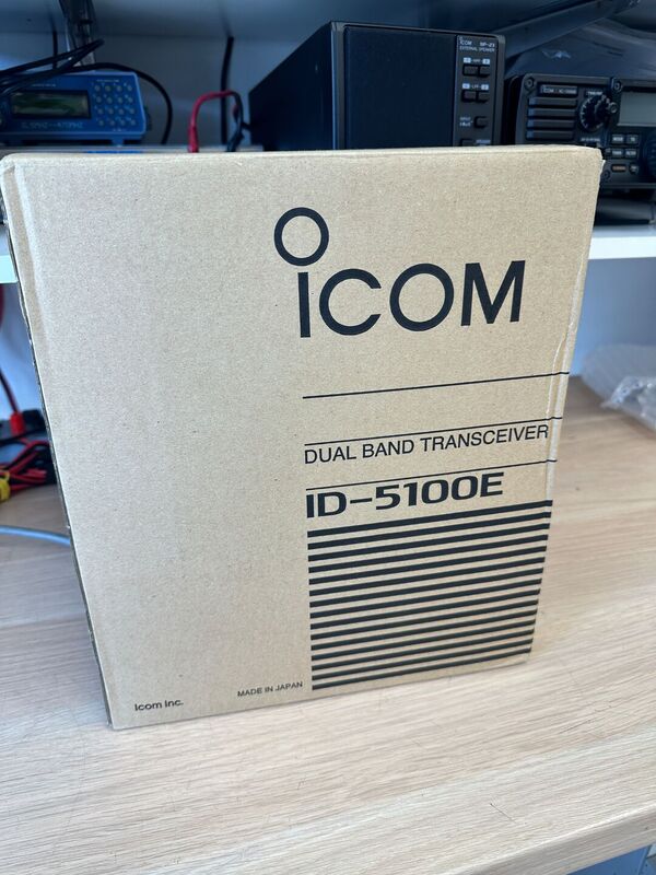 ICOM ID 5100E BIBANDA VEICOLARE ANALOGICO DIGITALE D STAR COME NUOVO CON UT 133 BLUETOOTH E STAFFA MBF 4 E IMBALLO