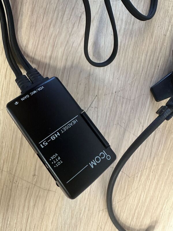 ICOM - HS-51 - CUFFIA / MICROFONO VOX/PTT/TOT PER PALMARI ICOM CON STANDARD A 2-PIN