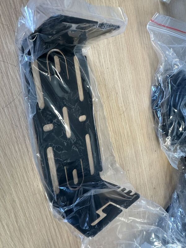 WOUXUN KG-UV980P QUADRIBANDA 26-29.995 MHz / 50-53.995MHz / 136-173.995MHz 400-470.995MHz  COME NUOVO DA DEMO CON IMBALLO