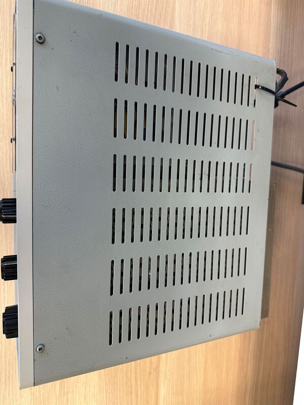 YAESU FL 2100 BLINEARE VALVOLARE HF ALIMENTAZIONE A 220 V OTTIMO VALVOLE NUOVE