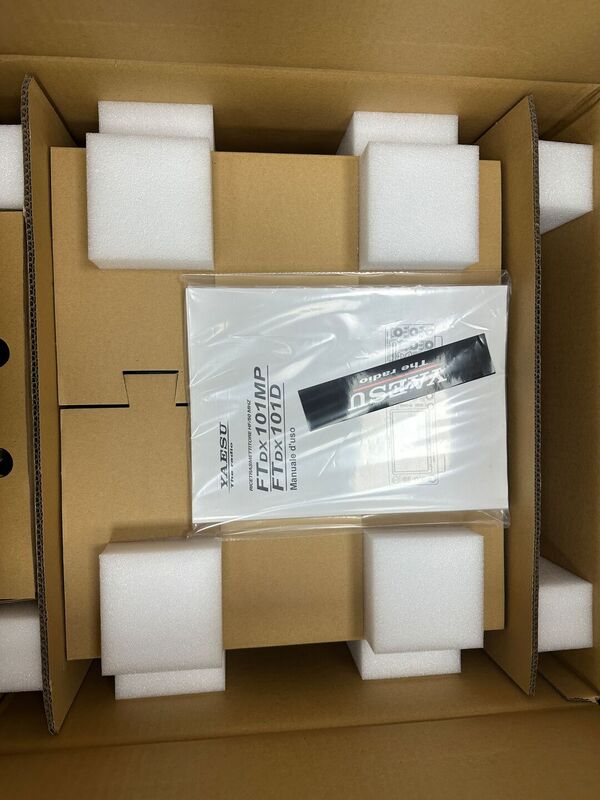 YAESU FT DX 101 MP HF E 50 MHZ ALL MODE 200 WATT COME NUOVO CON IMBALLI E GARANZIA CSY AND SON
