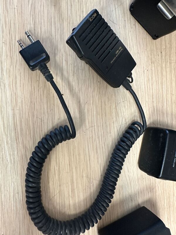 ICOM IC 24 ET BIBANDA PORTATILE CON ACCESSORI LEGGI BENE